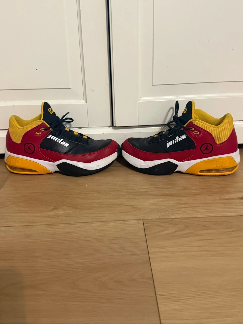 Nike Air Jordan Max Aura 3 GS basketball shoes. Great condition. Size 5.